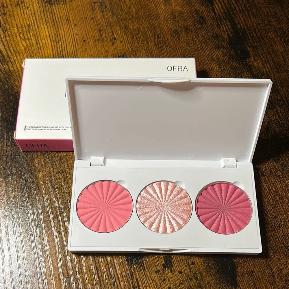 OFRA Trio Blush Palette in Rose and Pink Shades